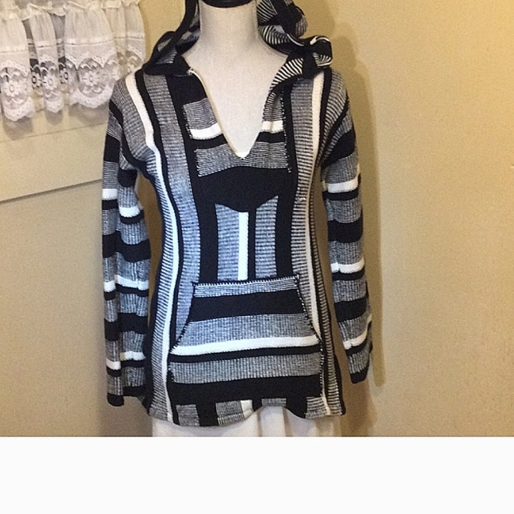 Baja Hoodie Forever 21 Black and White Pattern knit Jacket